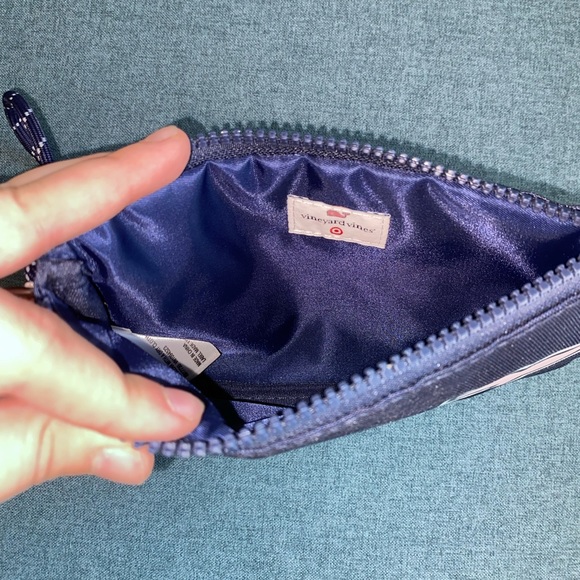 Vineyard Vines by Target Lanyard Bag - Picture 3 of 3